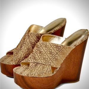 Brand new monogrammed Guess platforms! Sexy and elegant.